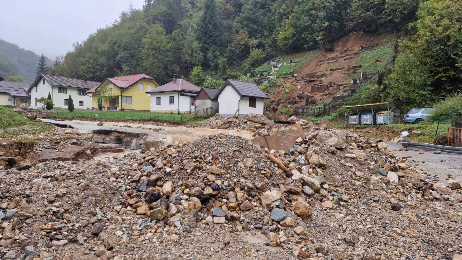 Kako žive mještani Kiseljaka i Kreševa dva mjeseca nakon poplava (video)